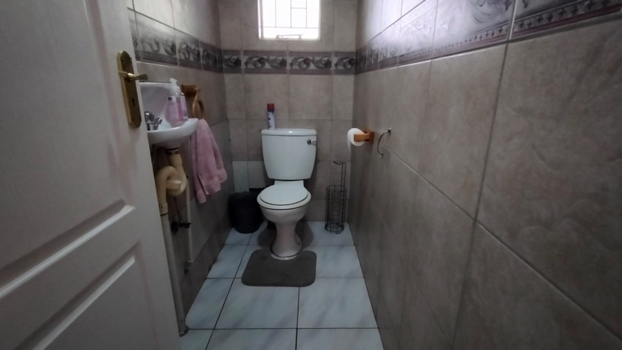 4 Bedroom Property for Sale in Protea Park North West